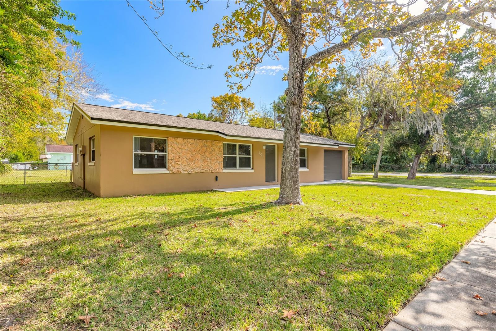 Image 15 of 27 For 901 Damron Street