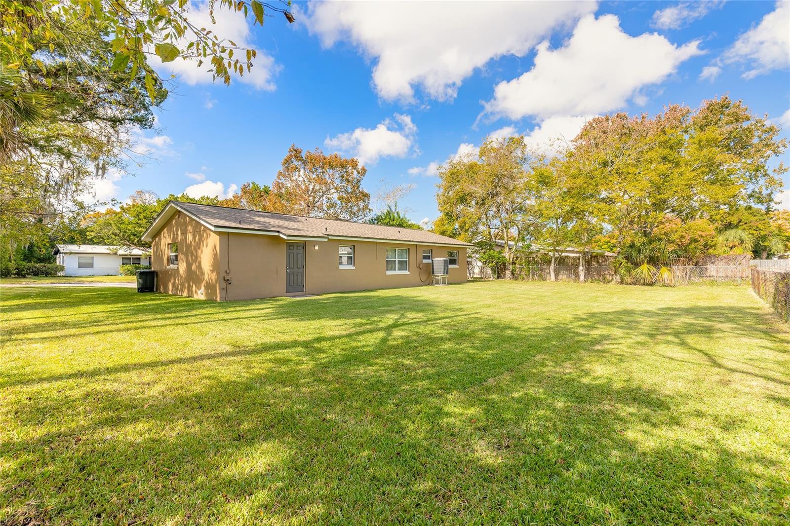 Image 17 of 27 For 901 Damron Street