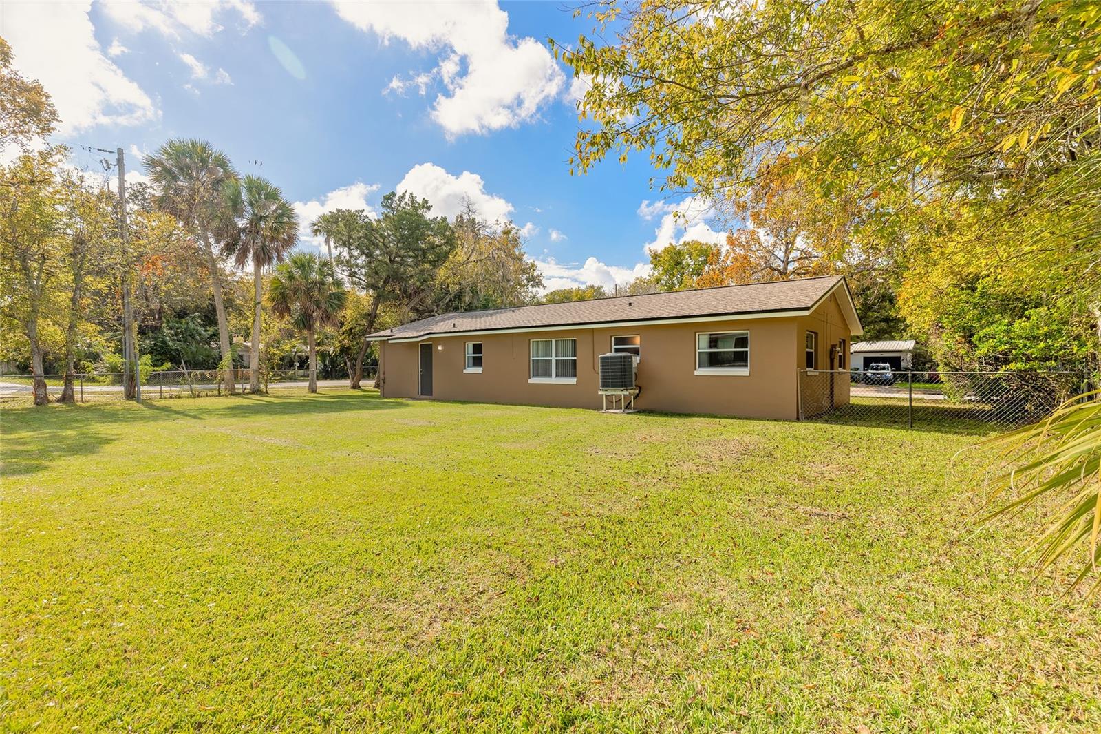 Image 19 of 27 For 901 Damron Street