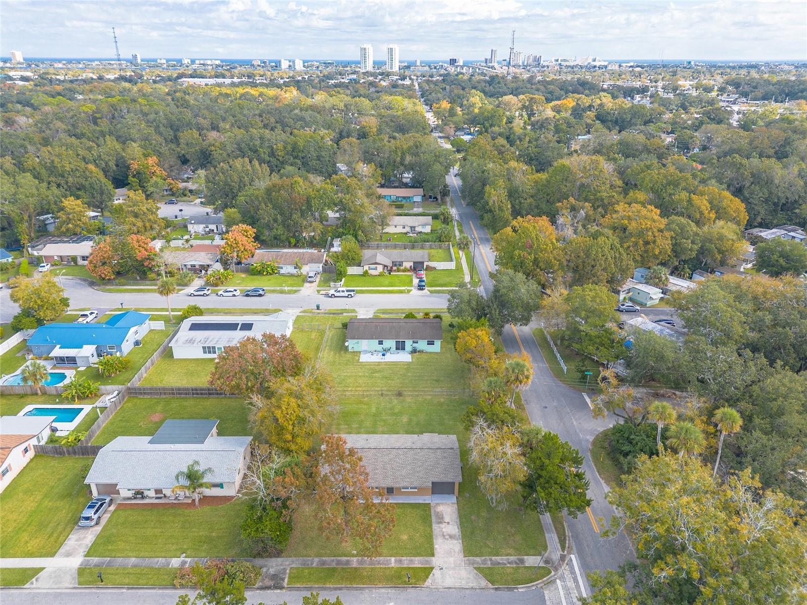 Image 21 of 27 For 901 Damron Street