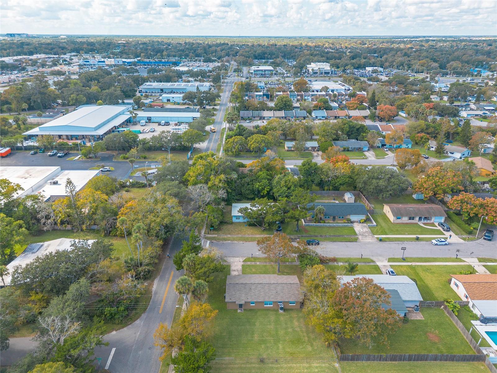 Image 24 of 27 For 901 Damron Street