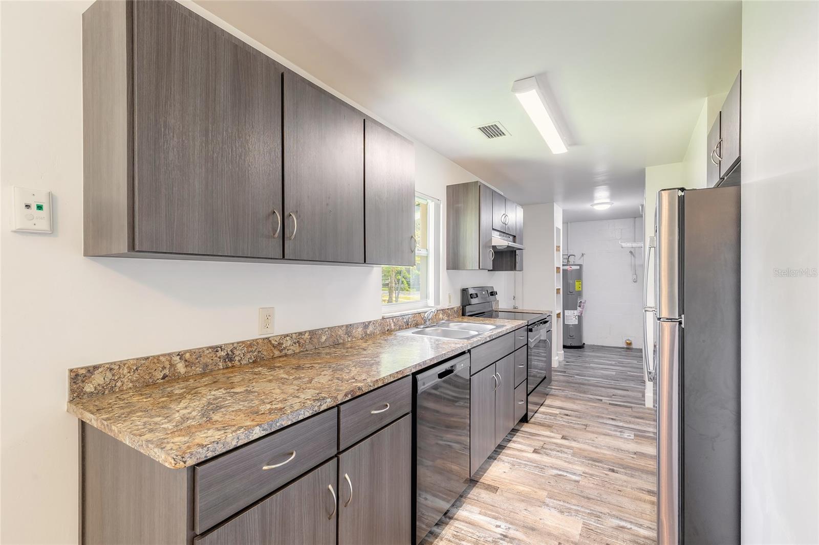 Image 4 of 27 For 901 Damron Street