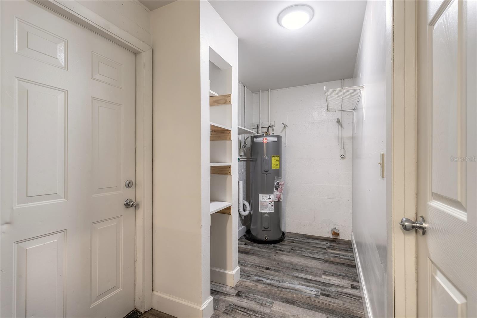 Image 6 of 27 For 901 Damron Street