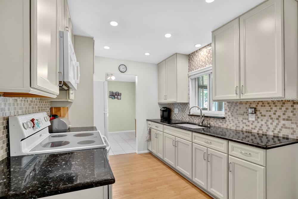 Image 11 of 32 For 535 Sunrise Drive