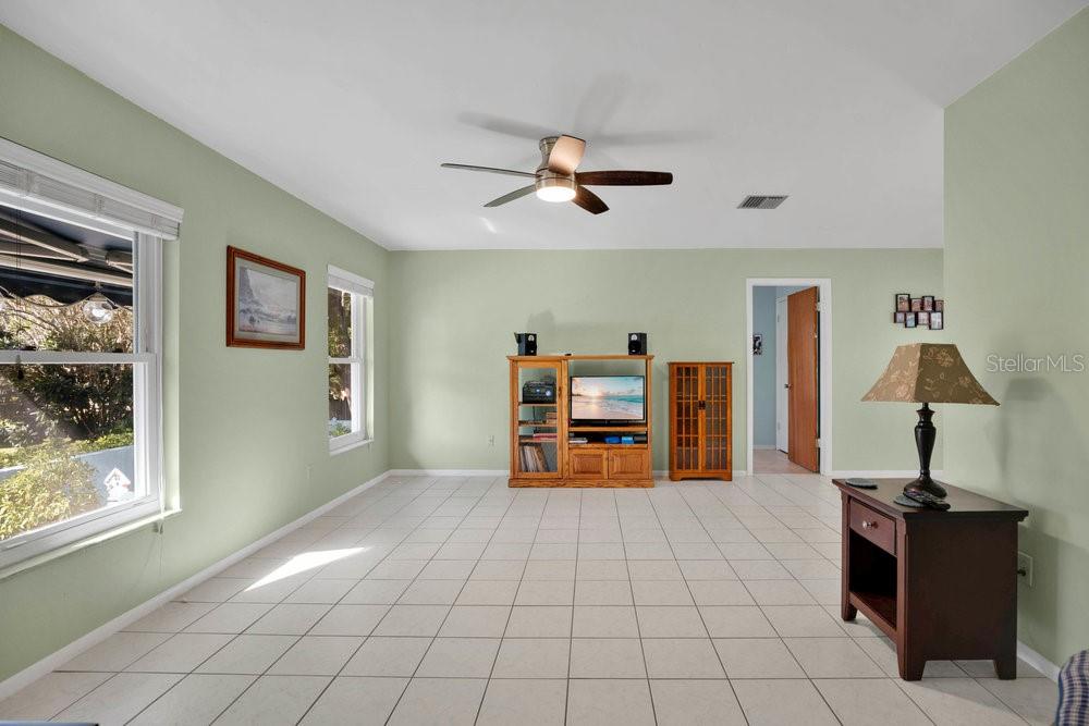 Image 6 of 32 For 535 Sunrise Drive