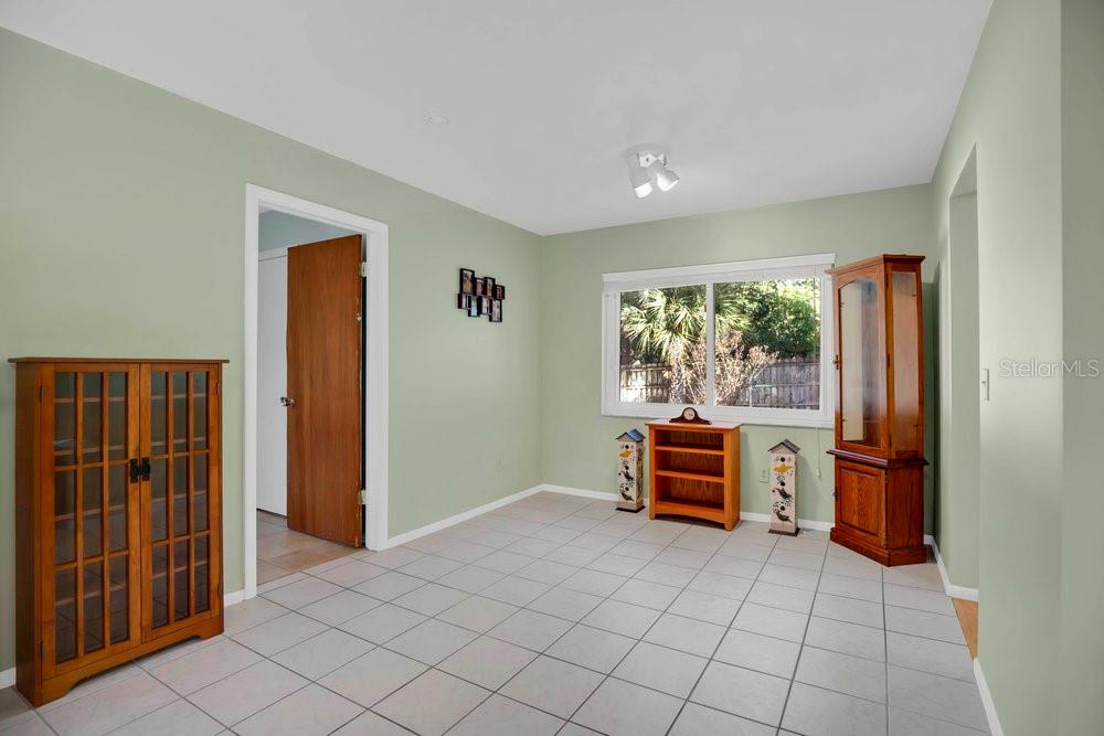 Image 7 of 32 For 535 Sunrise Drive