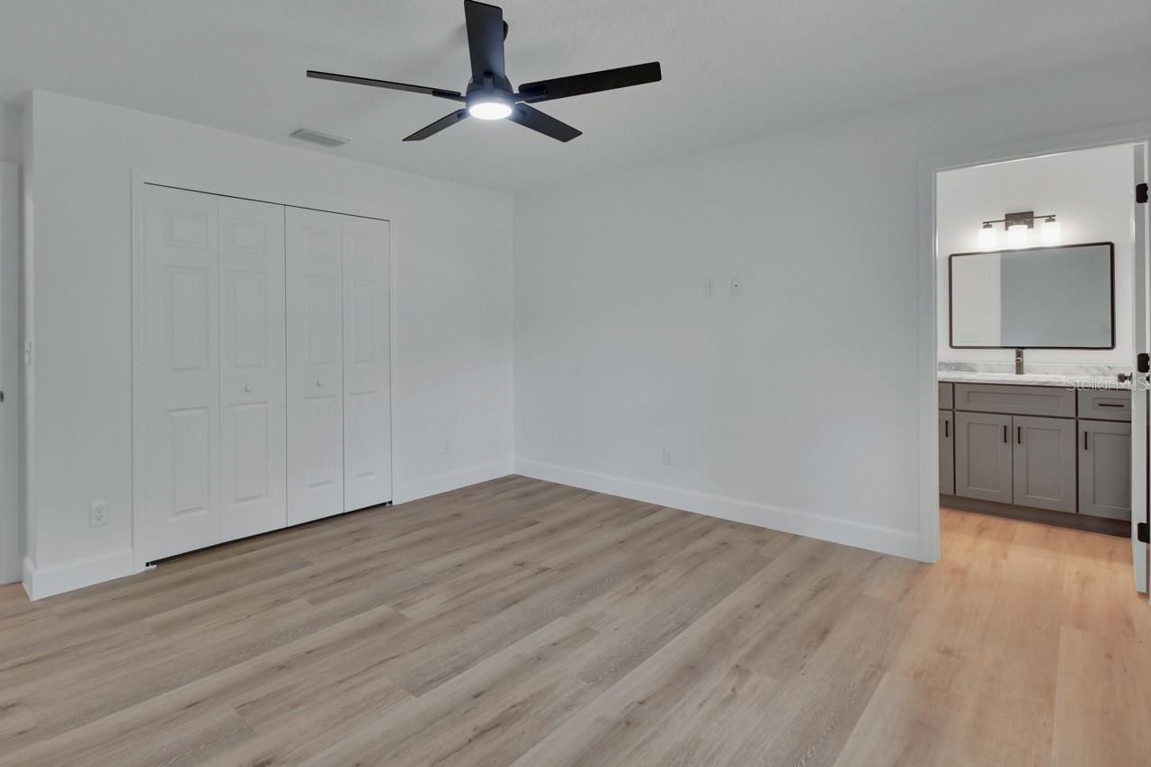 Image 14 of 20 For 147 Waldor Avenue