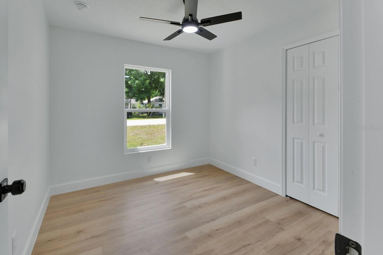 Image 16 of 20 For 147 Waldor Avenue