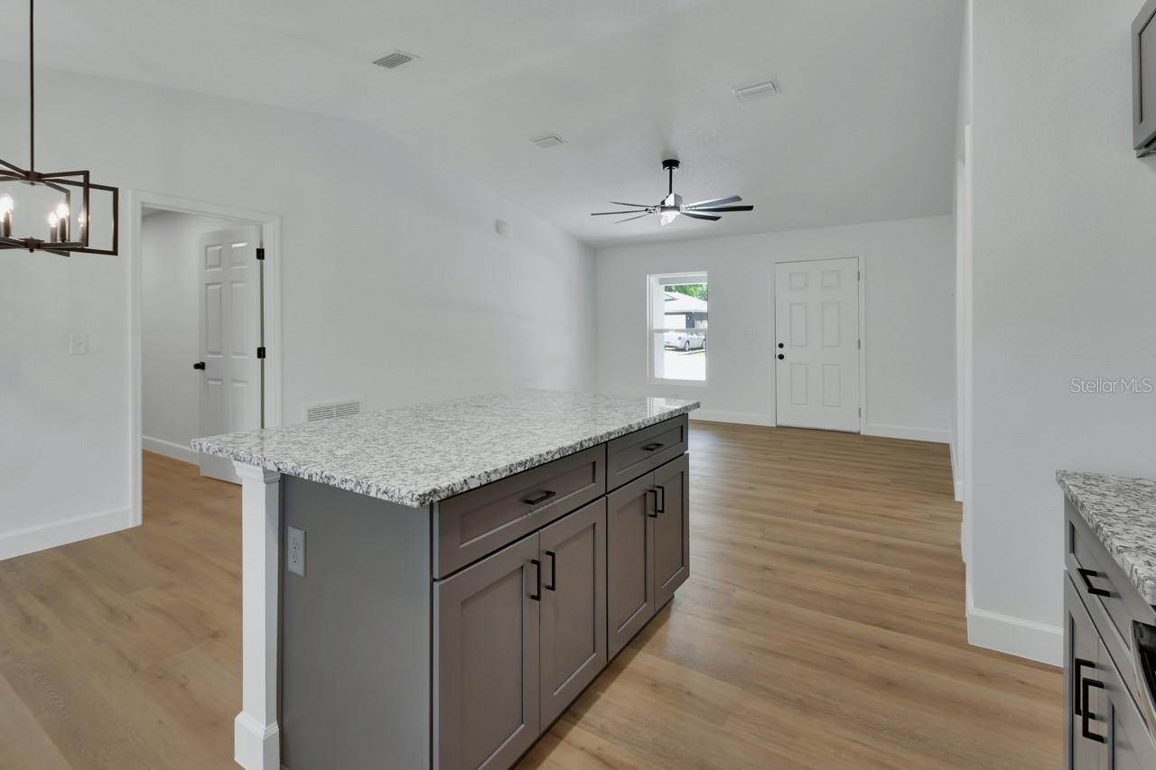 Image 7 of 20 For 147 Waldor Avenue