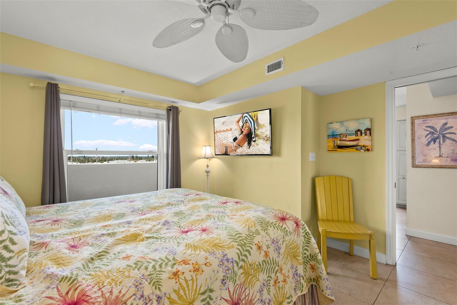 Image 26 of 45 For 1183 Ocean Shore Boulevard 405