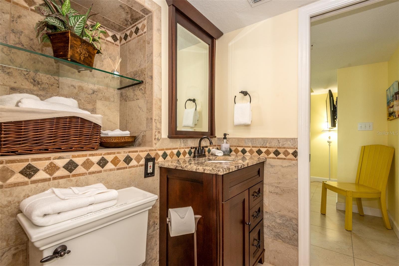 Image 28 of 45 For 1183 Ocean Shore Boulevard 405