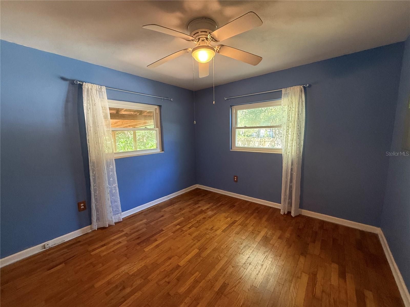 Image 13 of 24 For 514 Land O Lakes Court