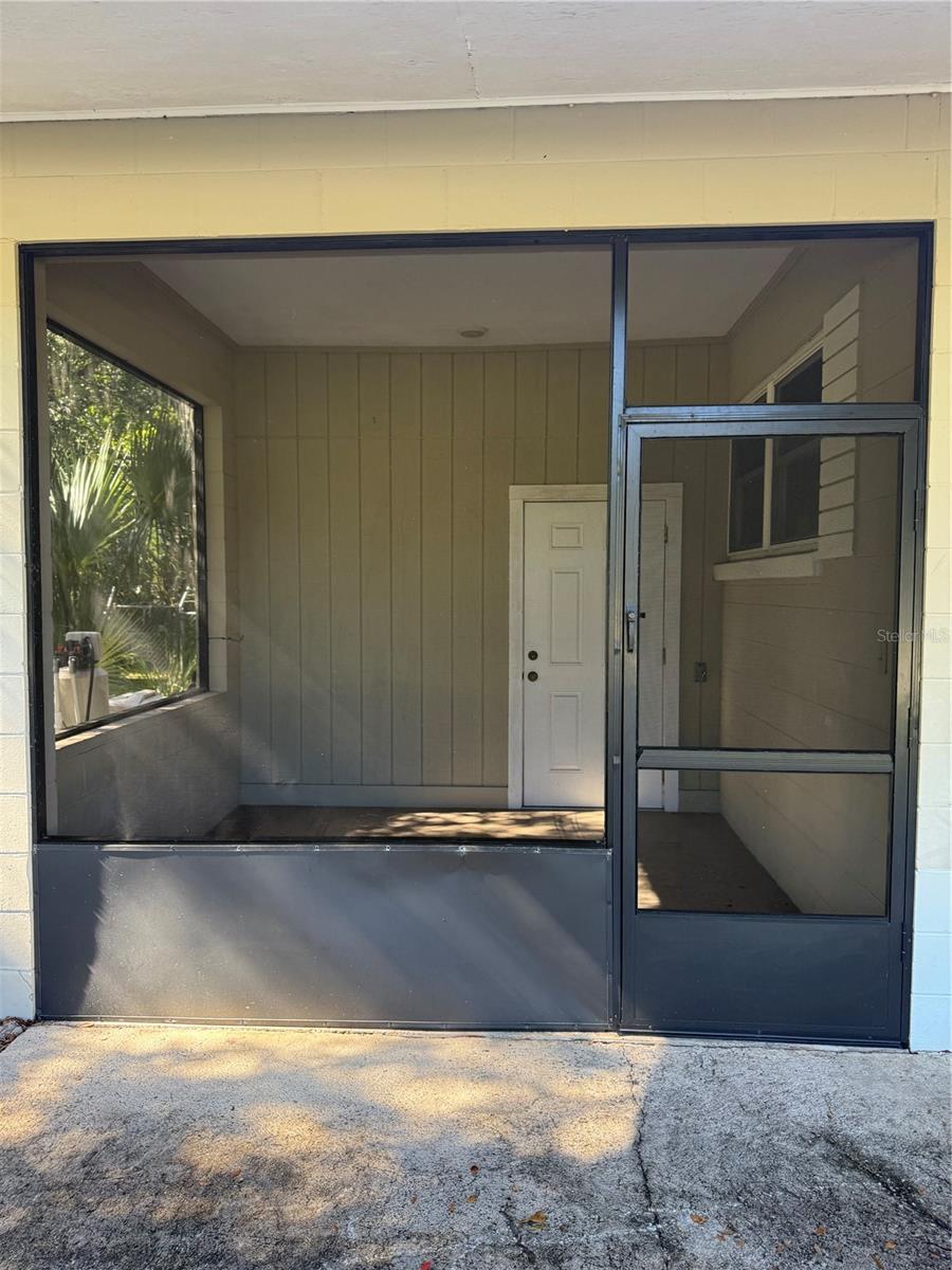 Image 3 of 24 For 514 Land O Lakes Court