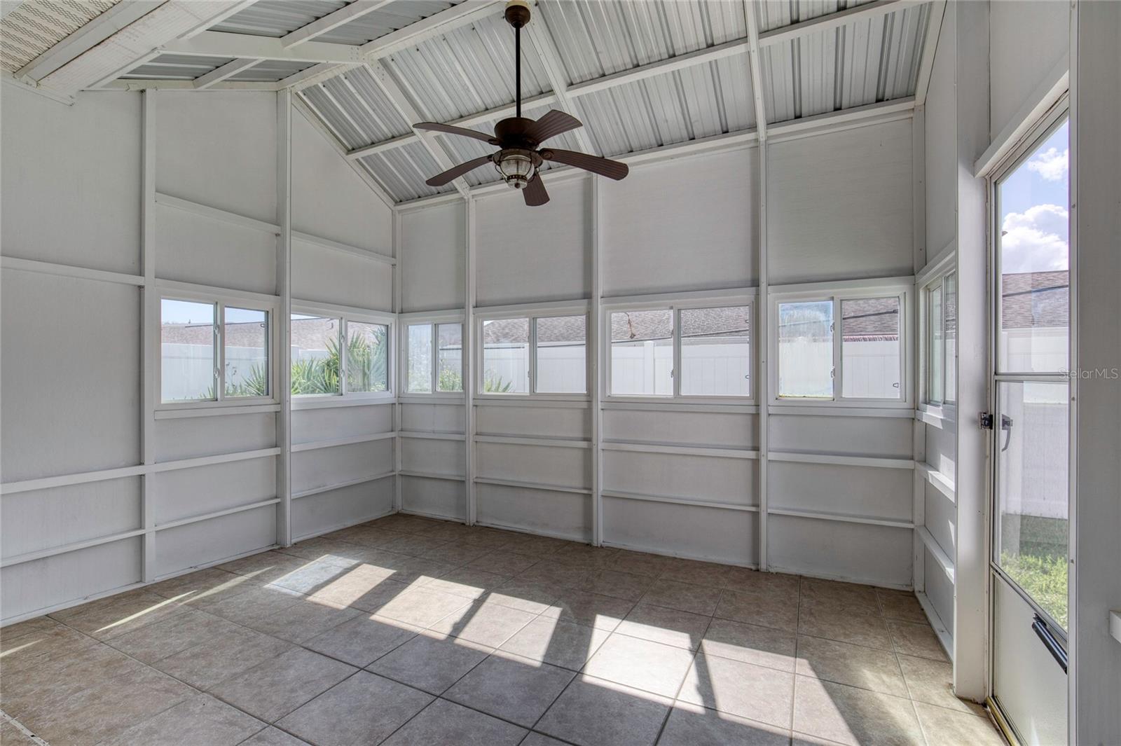 Image 32 of 42 For 114 Peninsula Winds Drive