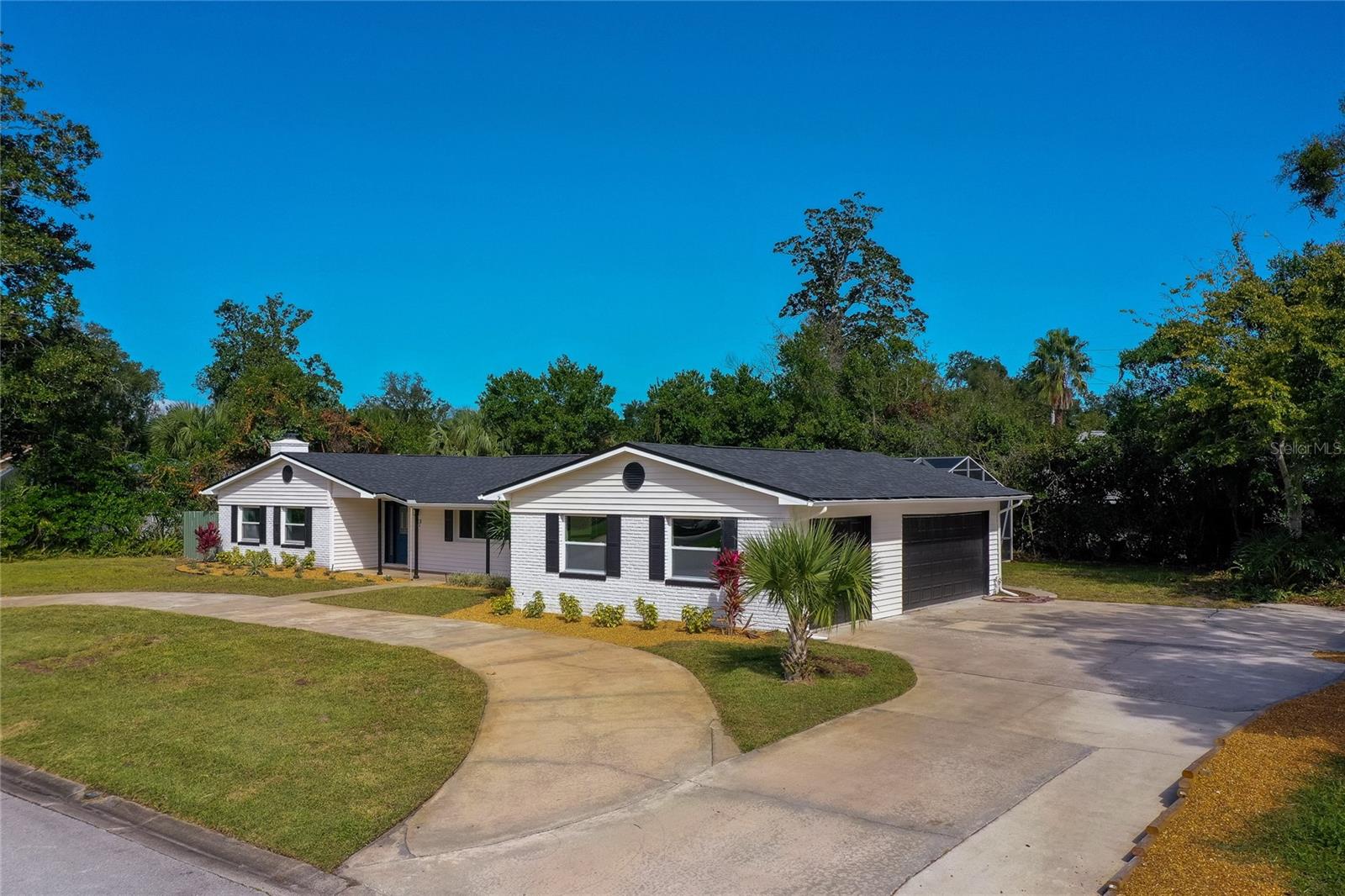 Image 3 of 56 For 71 St Andrews Drive