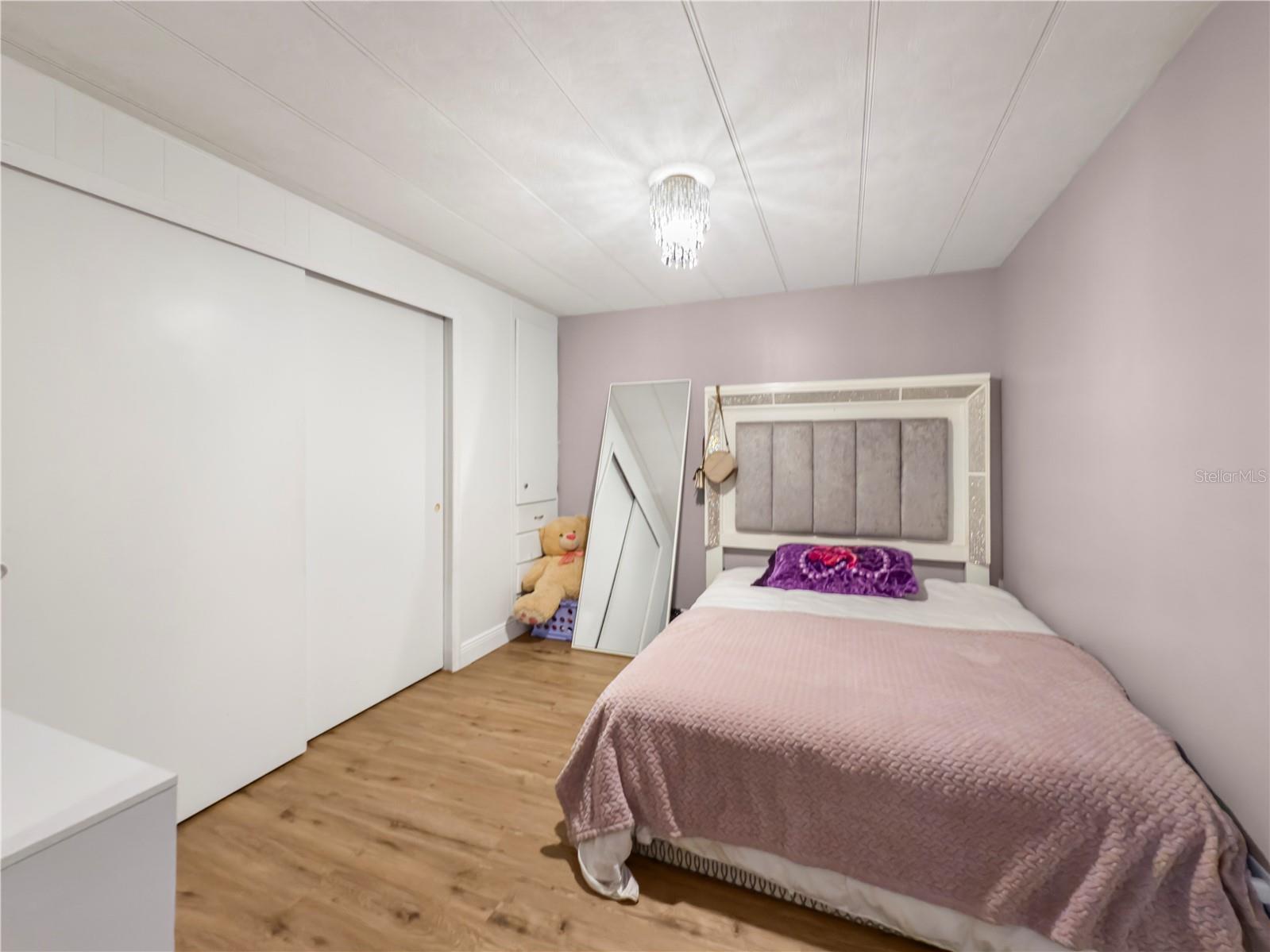 Image 18 of 31 For 4102 Woodland Circle