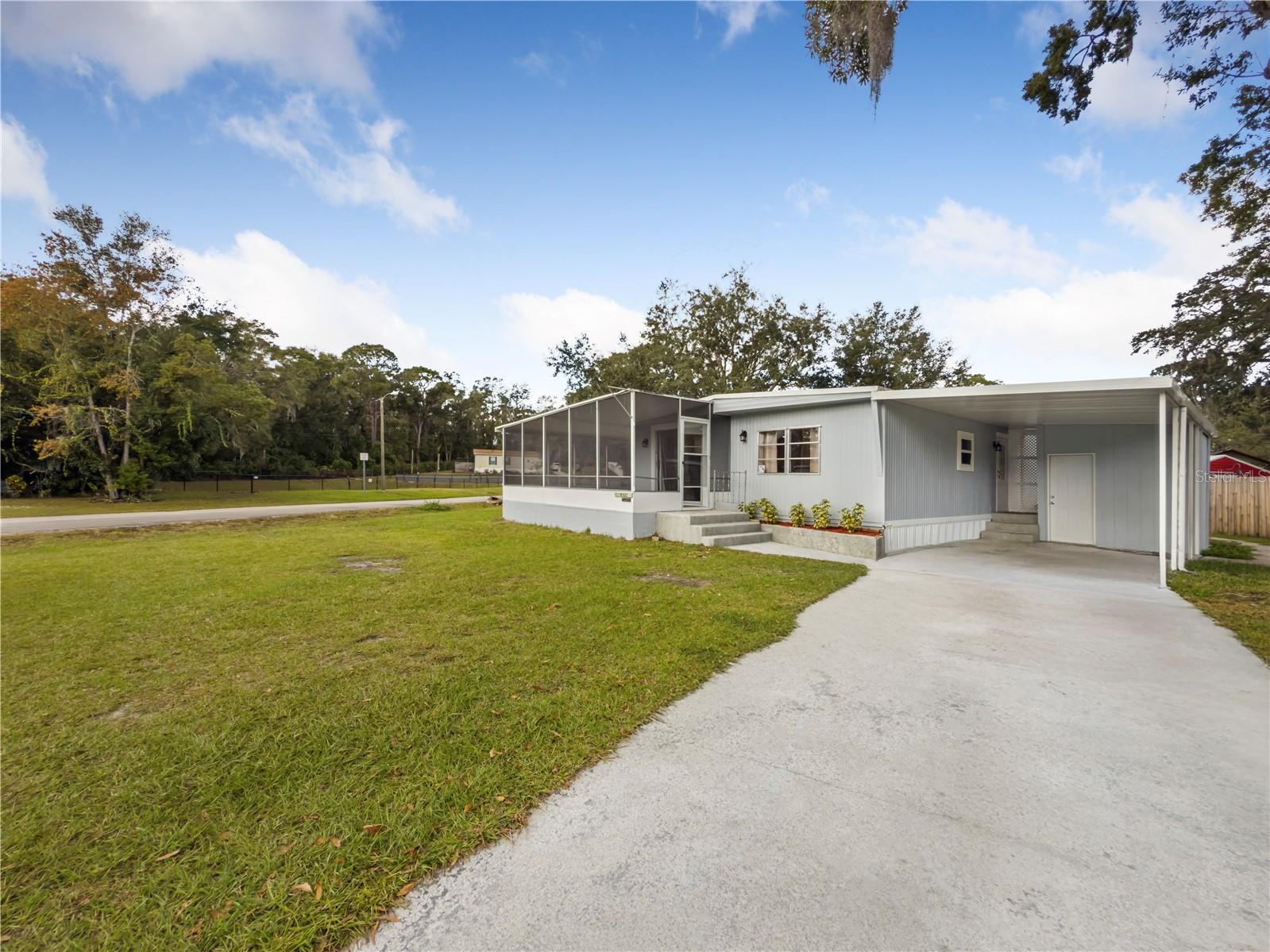 Image 3 of 31 For 4102 Woodland Circle