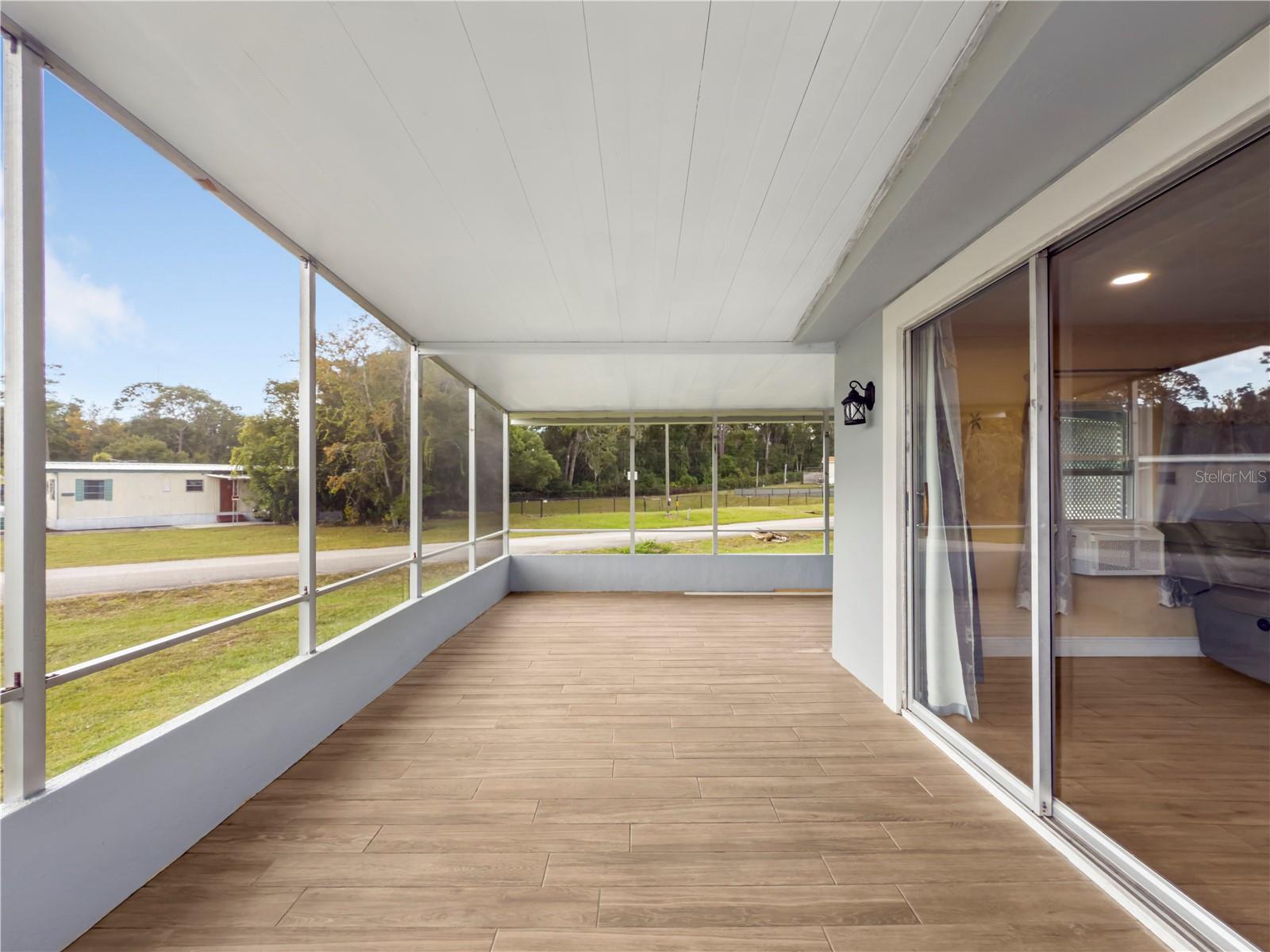 Image 4 of 31 For 4102 Woodland Circle