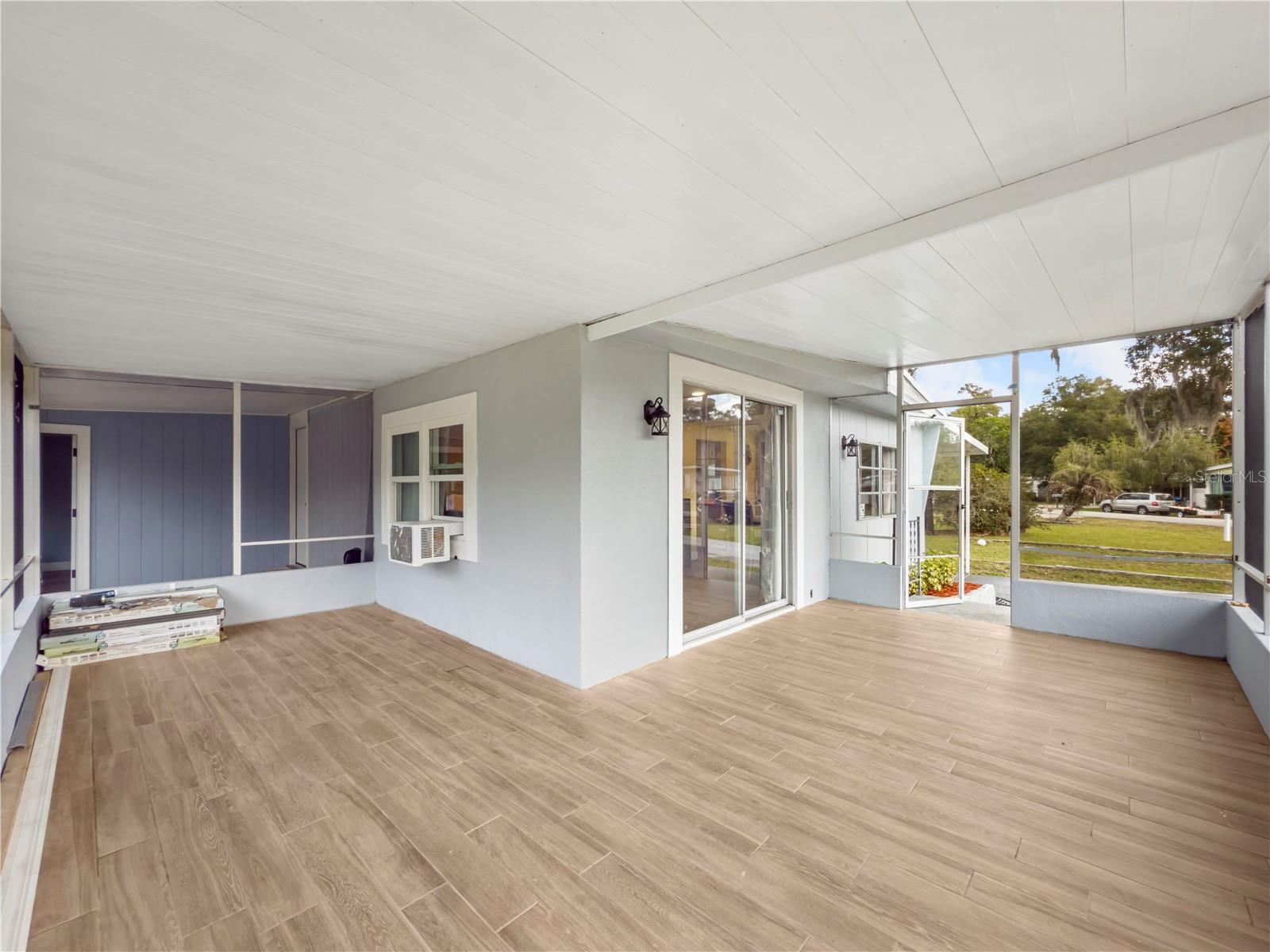 Image 5 of 31 For 4102 Woodland Circle