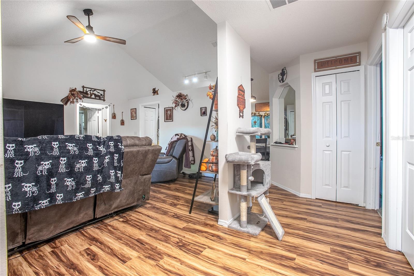 Image 6 of 32 For 500 Kansas Avenue