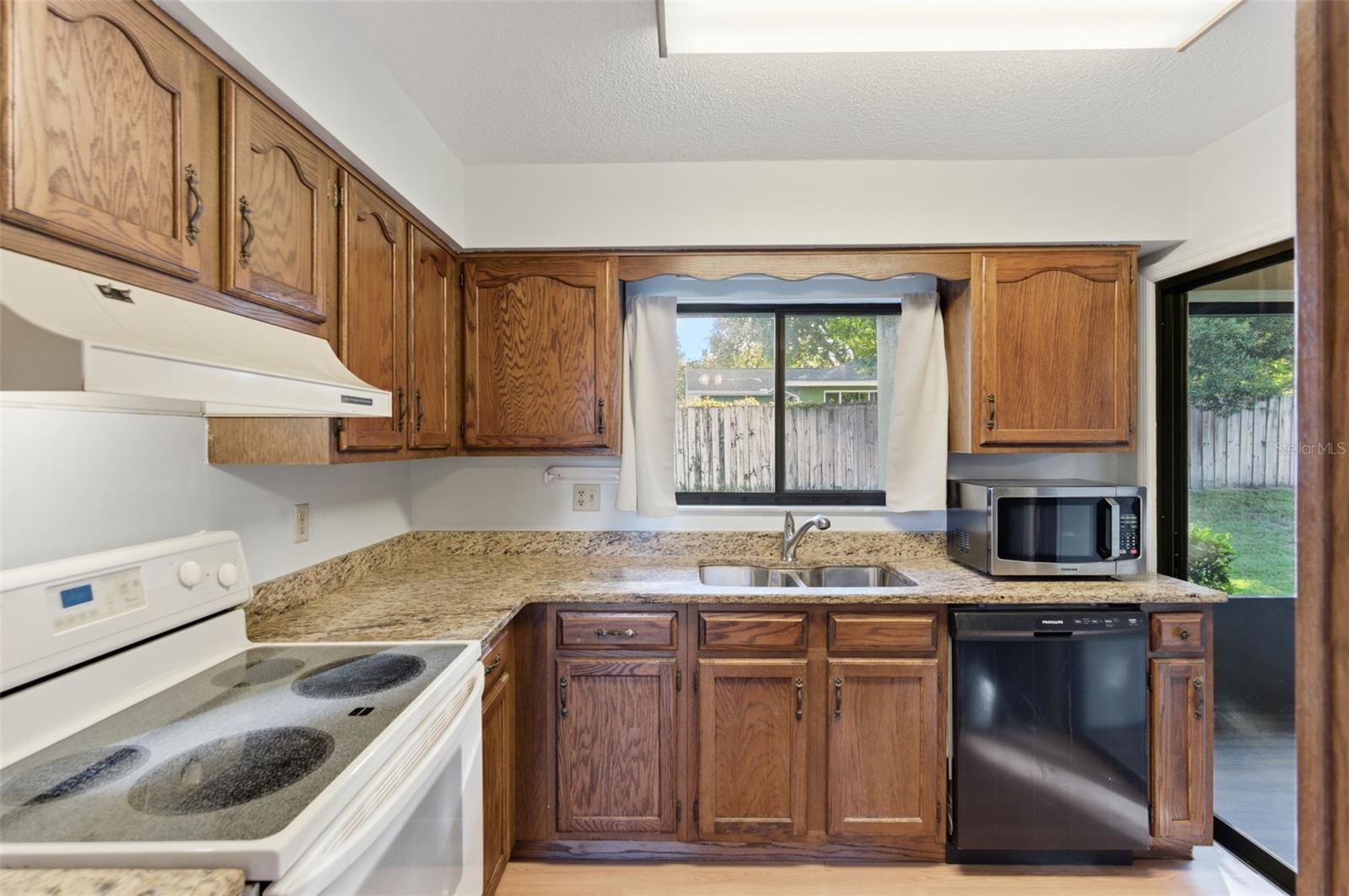 Image 13 of 40 For 101 Grand Plaza Dr N2