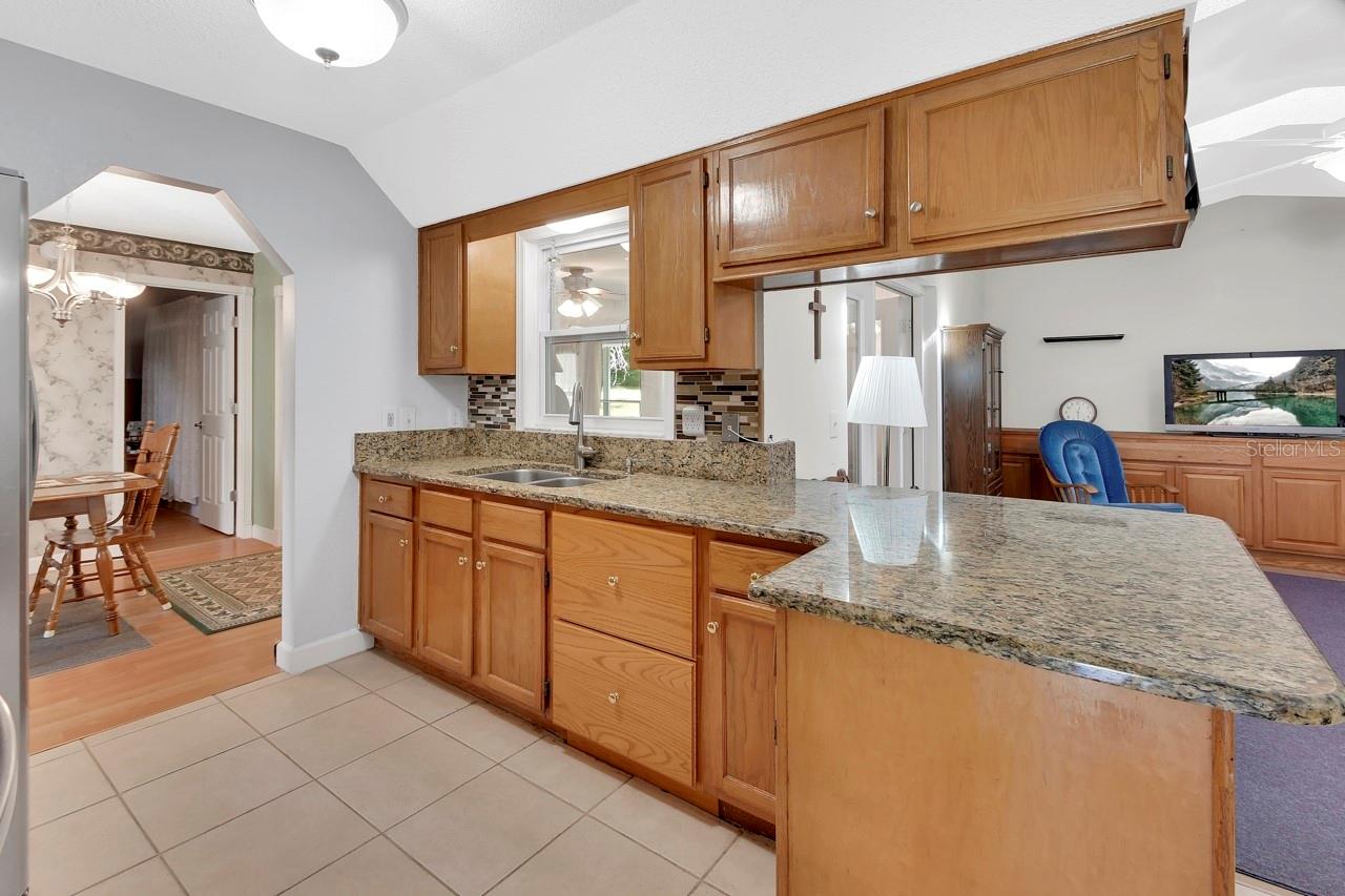 Image 4 of 33 For 2547 Wilmhurst Road