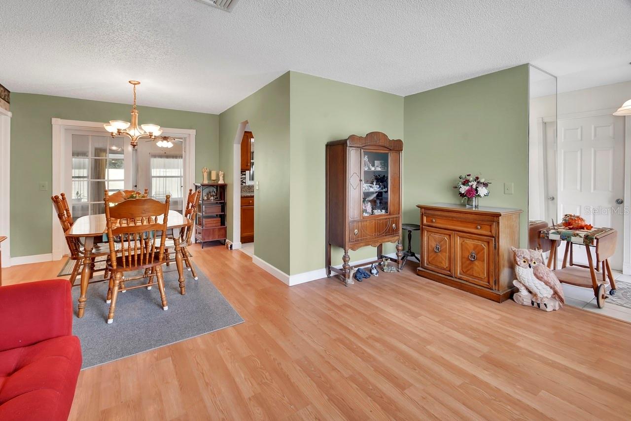 Image 9 of 33 For 2547 Wilmhurst Road