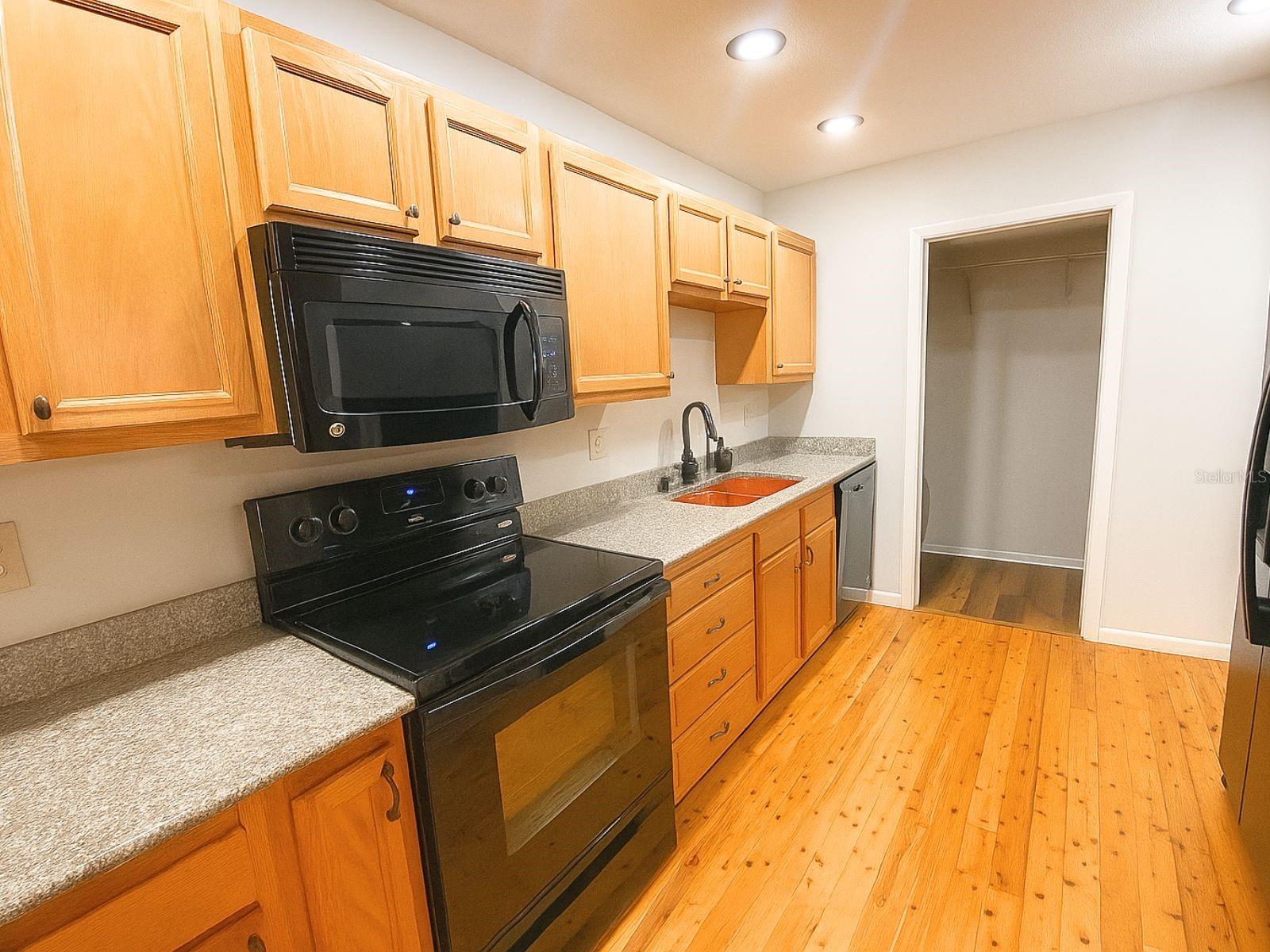 Image 5 of 16 For 116 Crown Oaks Way 116