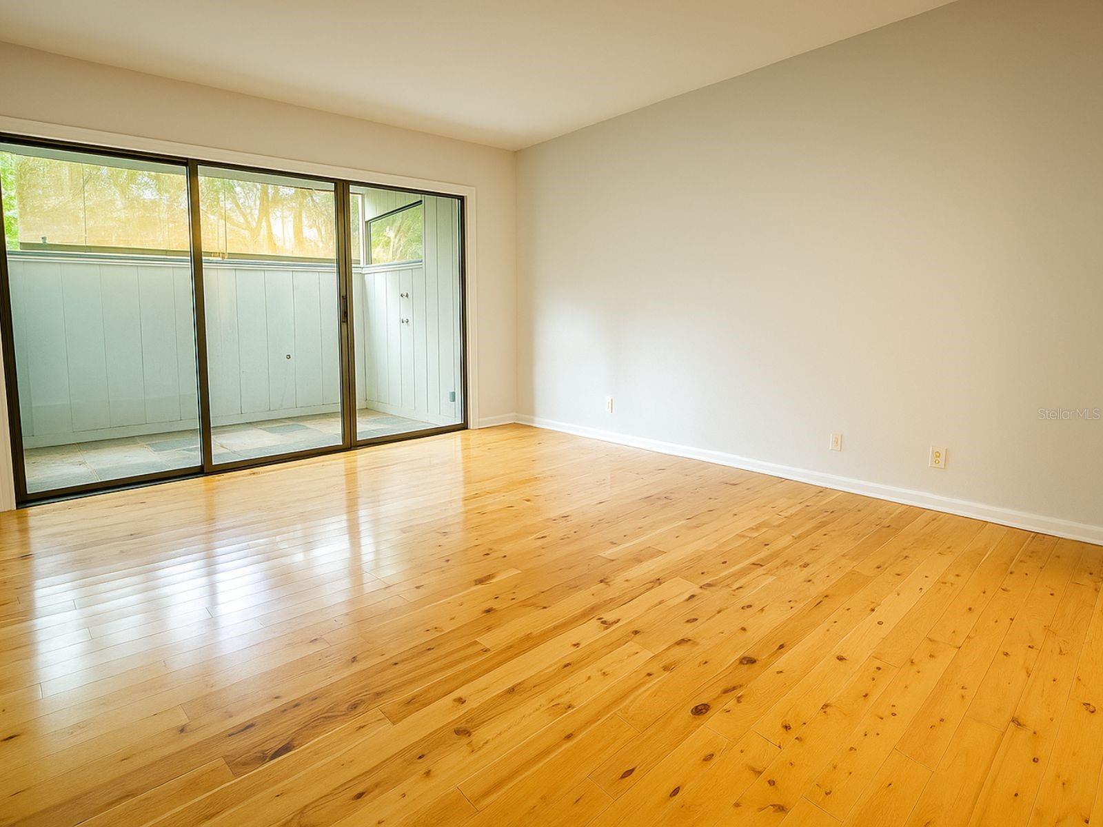 Image 7 of 16 For 116 Crown Oaks Way 116