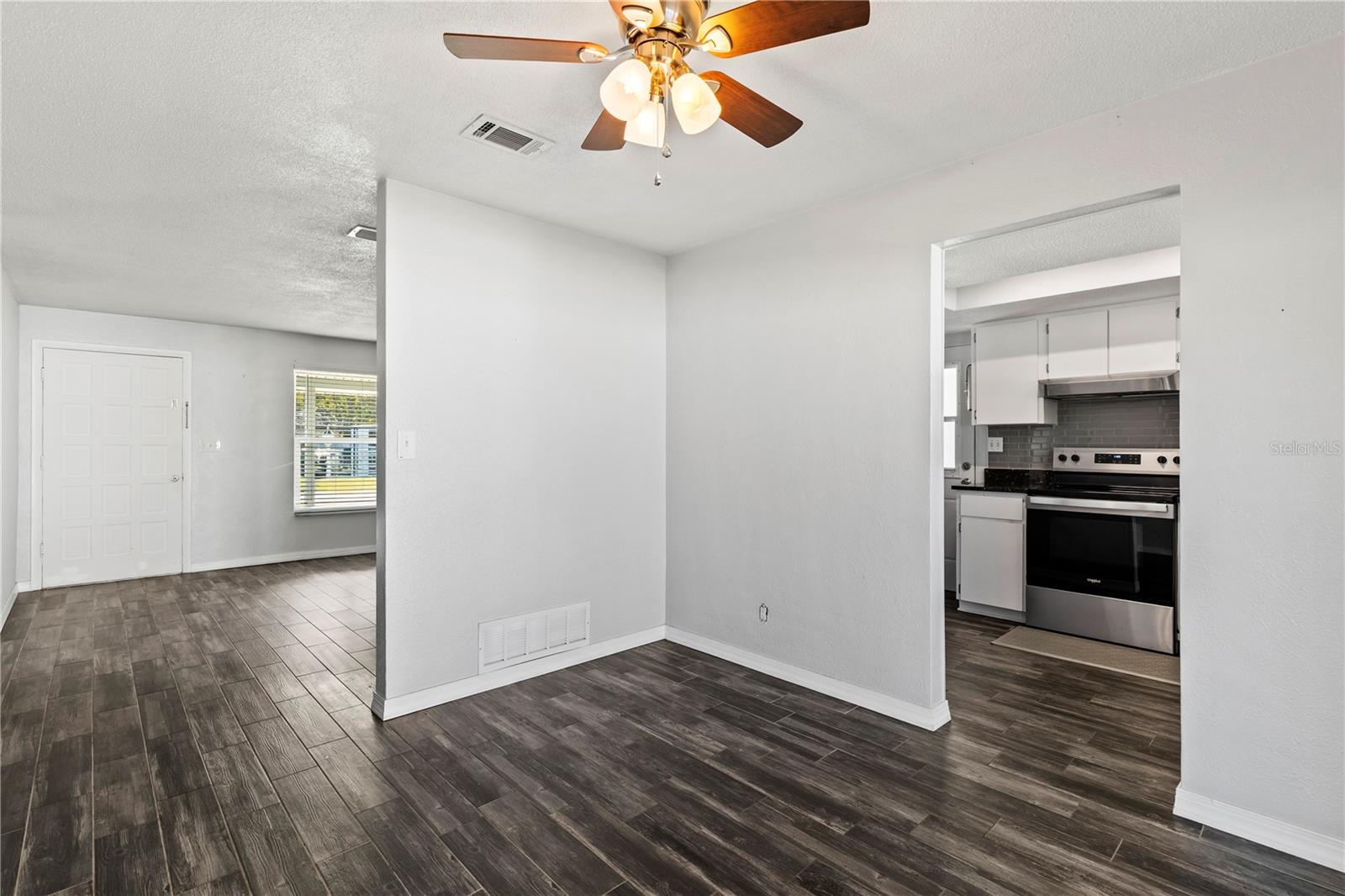 Image 11 of 48 For 536 Peacock Road