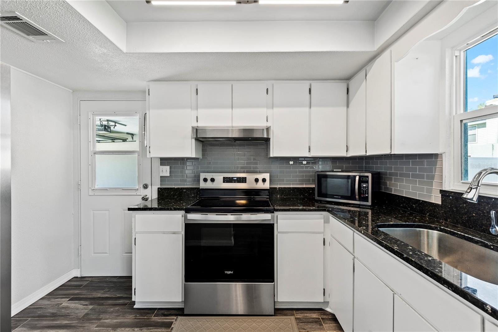 Image 12 of 48 For 536 Peacock Road