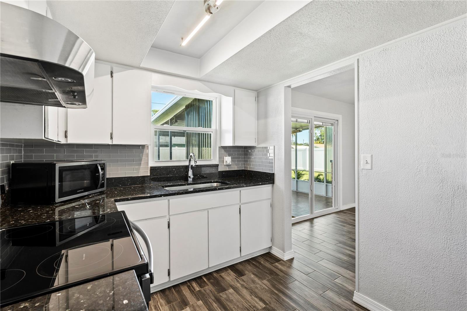 Image 15 of 48 For 536 Peacock Road