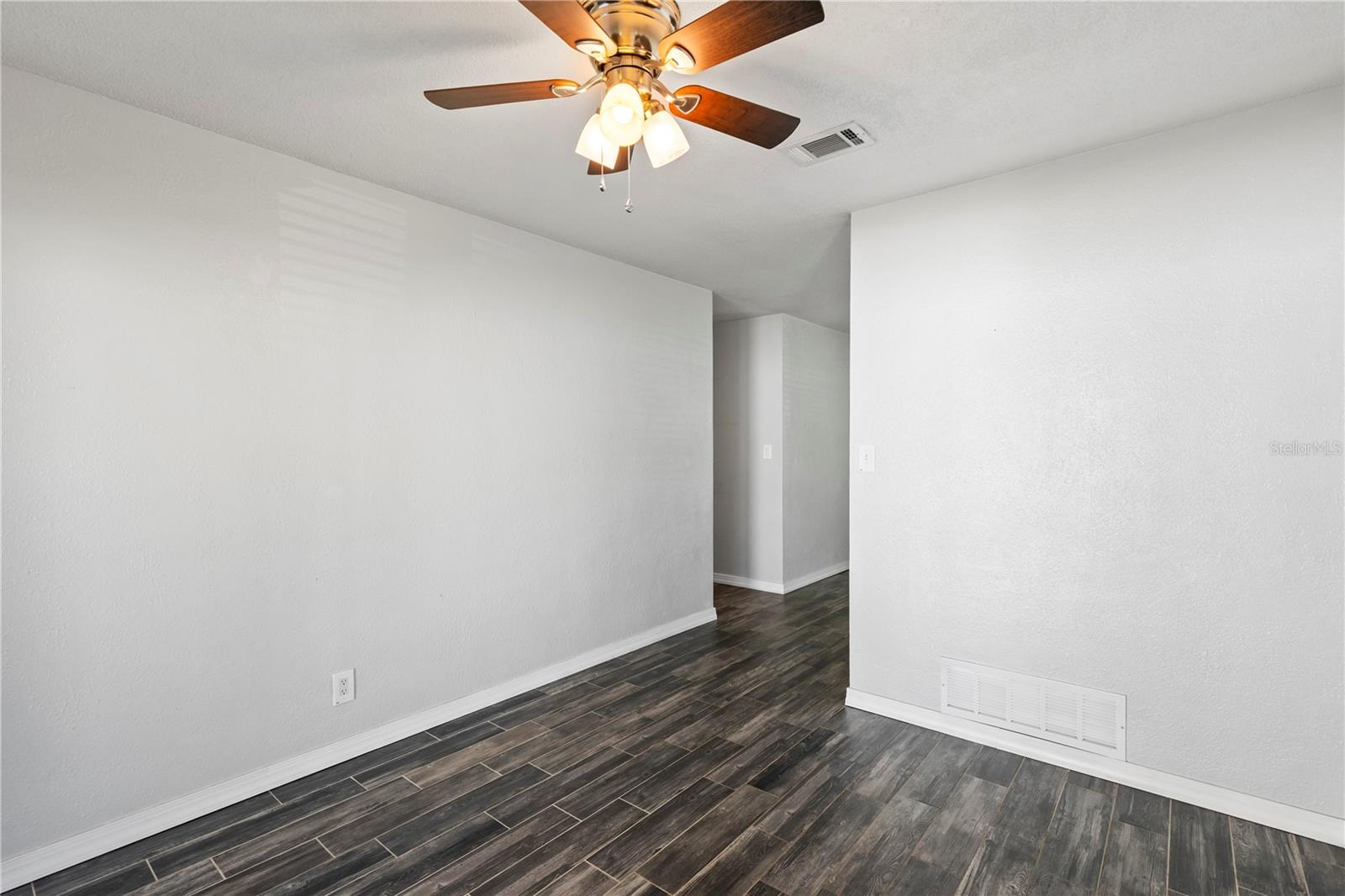 Image 16 of 48 For 536 Peacock Road