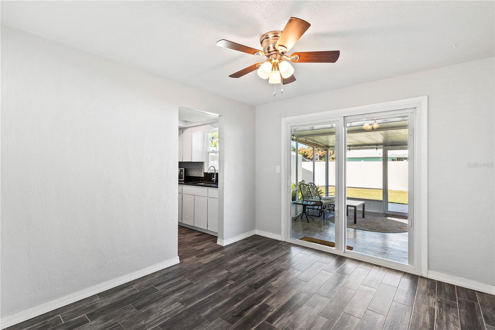 Image 17 of 48 For 536 Peacock Road