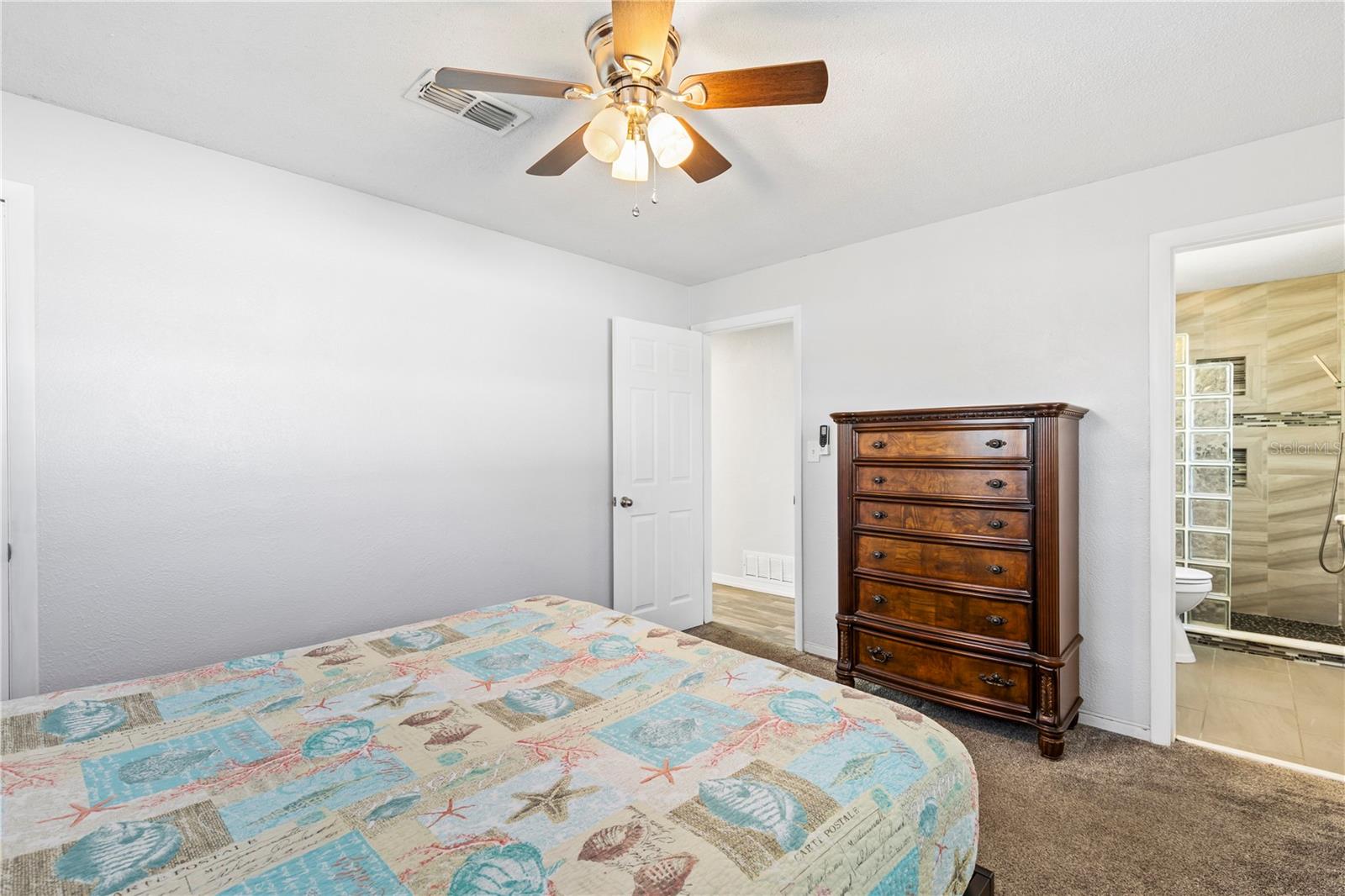 Image 20 of 48 For 536 Peacock Road