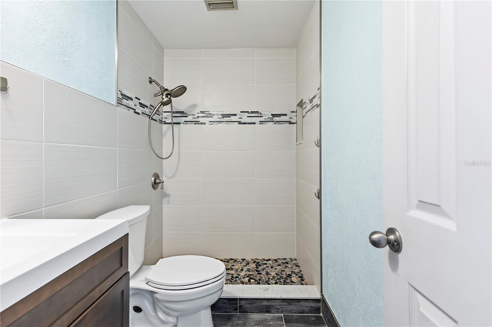 Image 25 of 48 For 536 Peacock Road