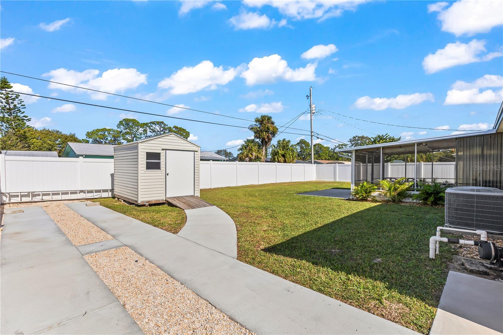 Image 3 of 48 For 536 Peacock Road