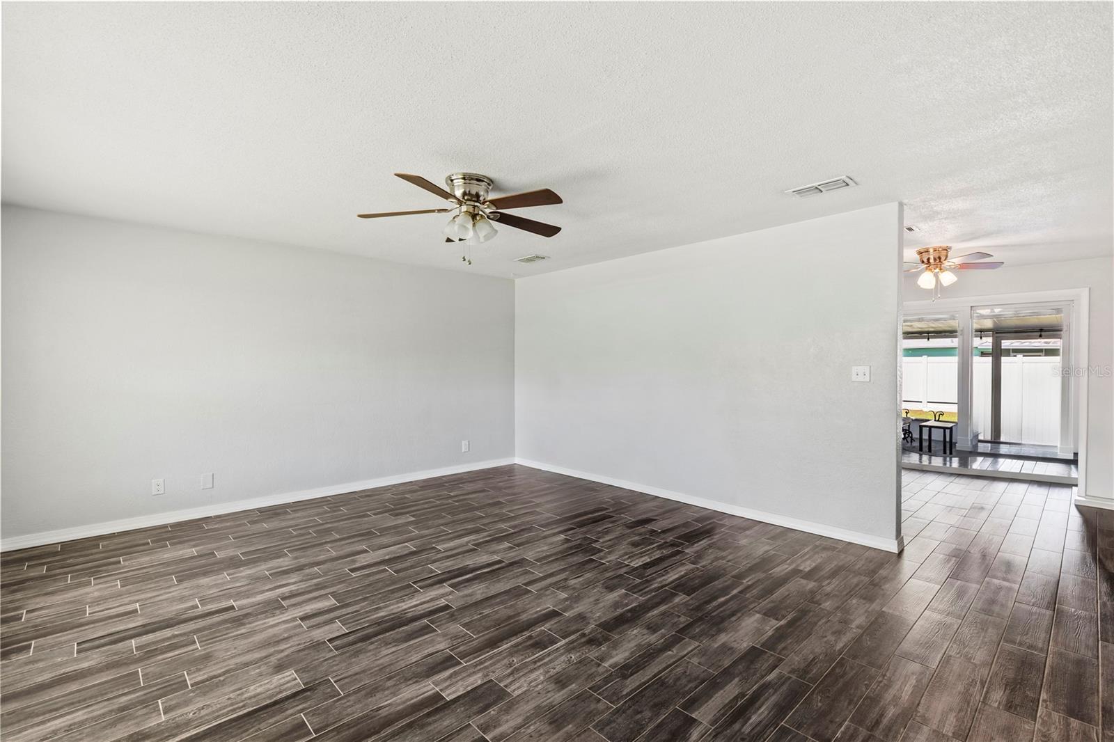 Image 7 of 48 For 536 Peacock Road