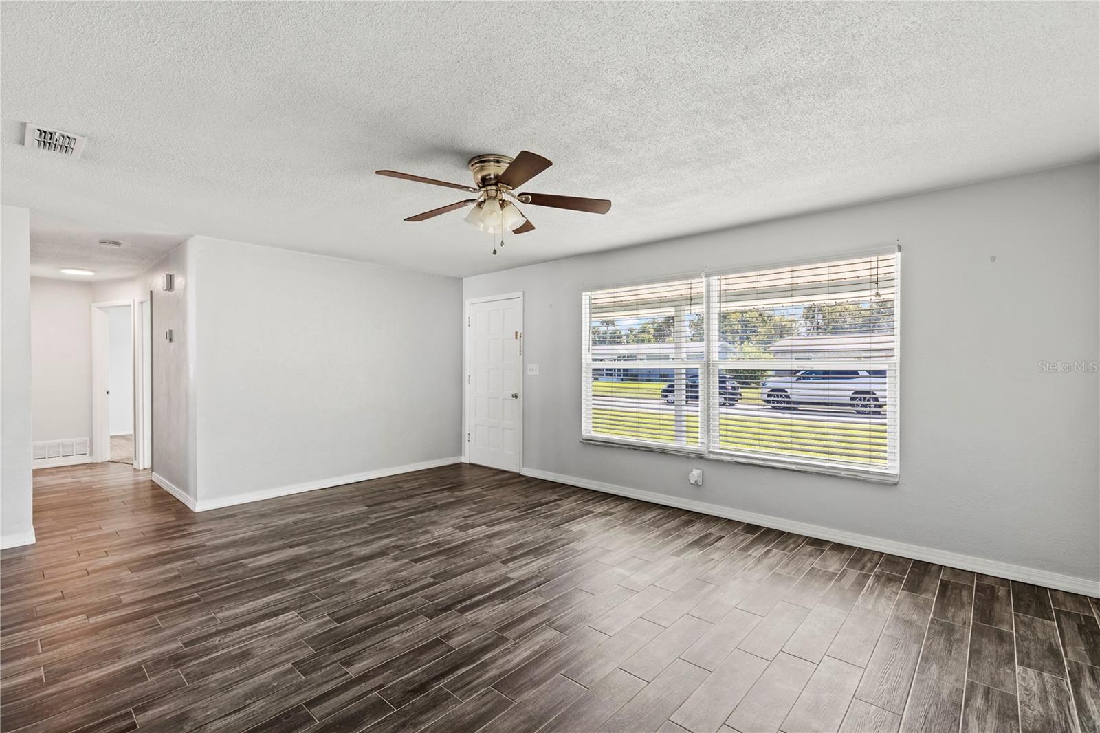 Image 8 of 48 For 536 Peacock Road