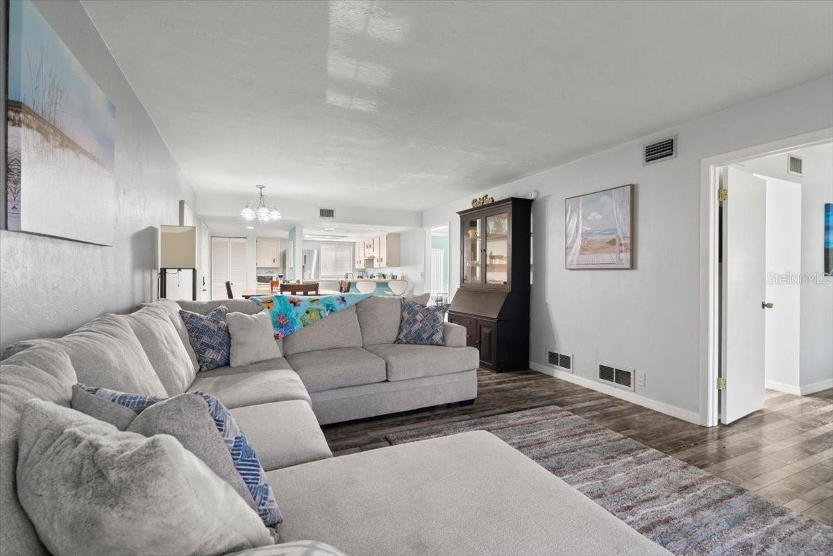 Image 12 of 29 For 102 Bob White Court 102c