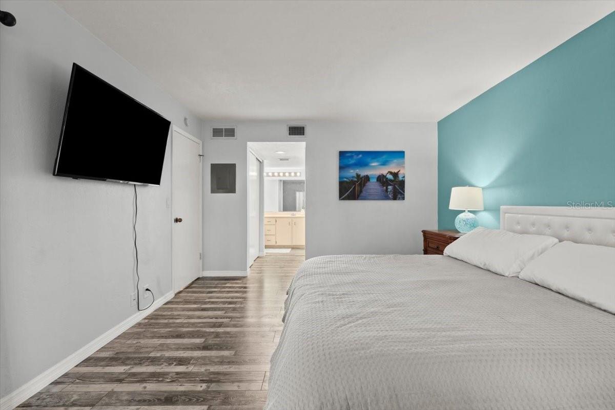 Image 15 of 29 For 102 Bob White Court 102c