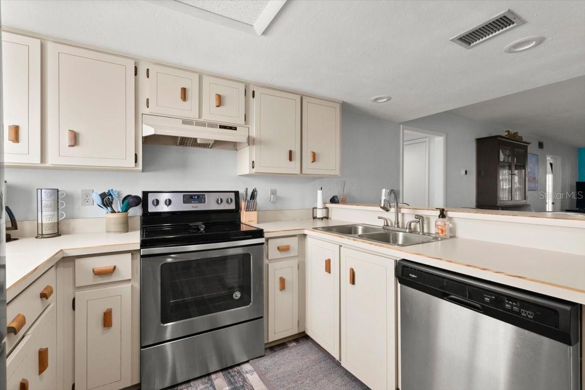 Image 6 of 29 For 102 Bob White Court 102c