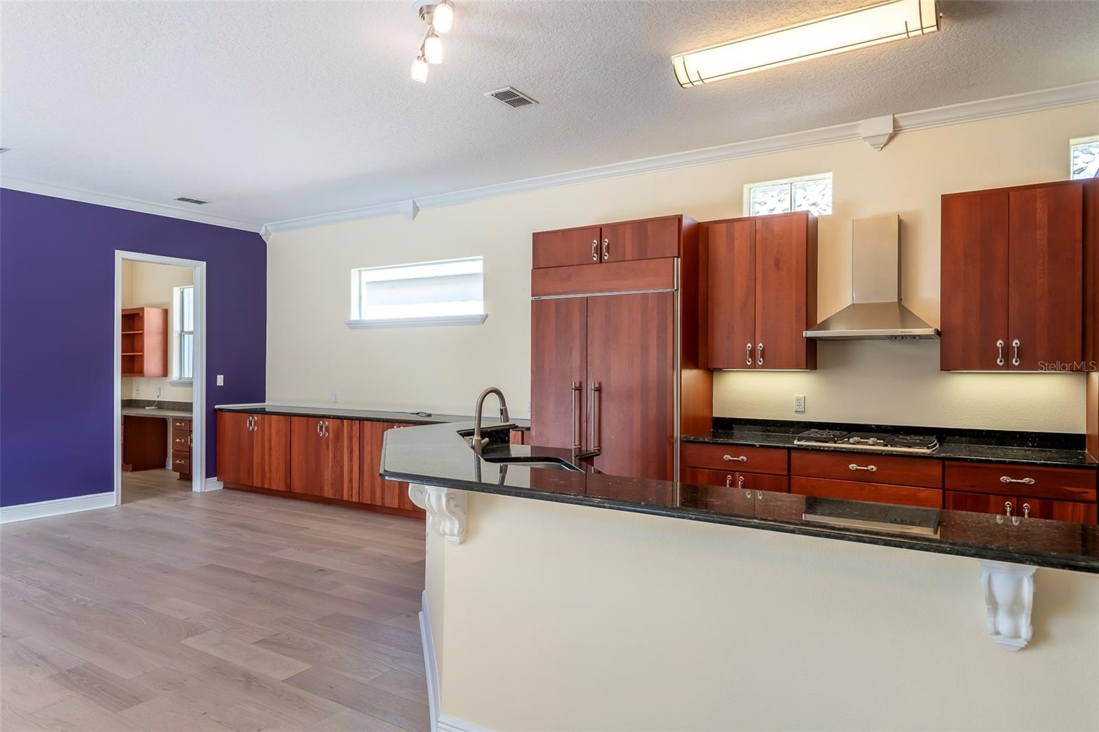 Image 10 of 24 For 522 Newhall Lane