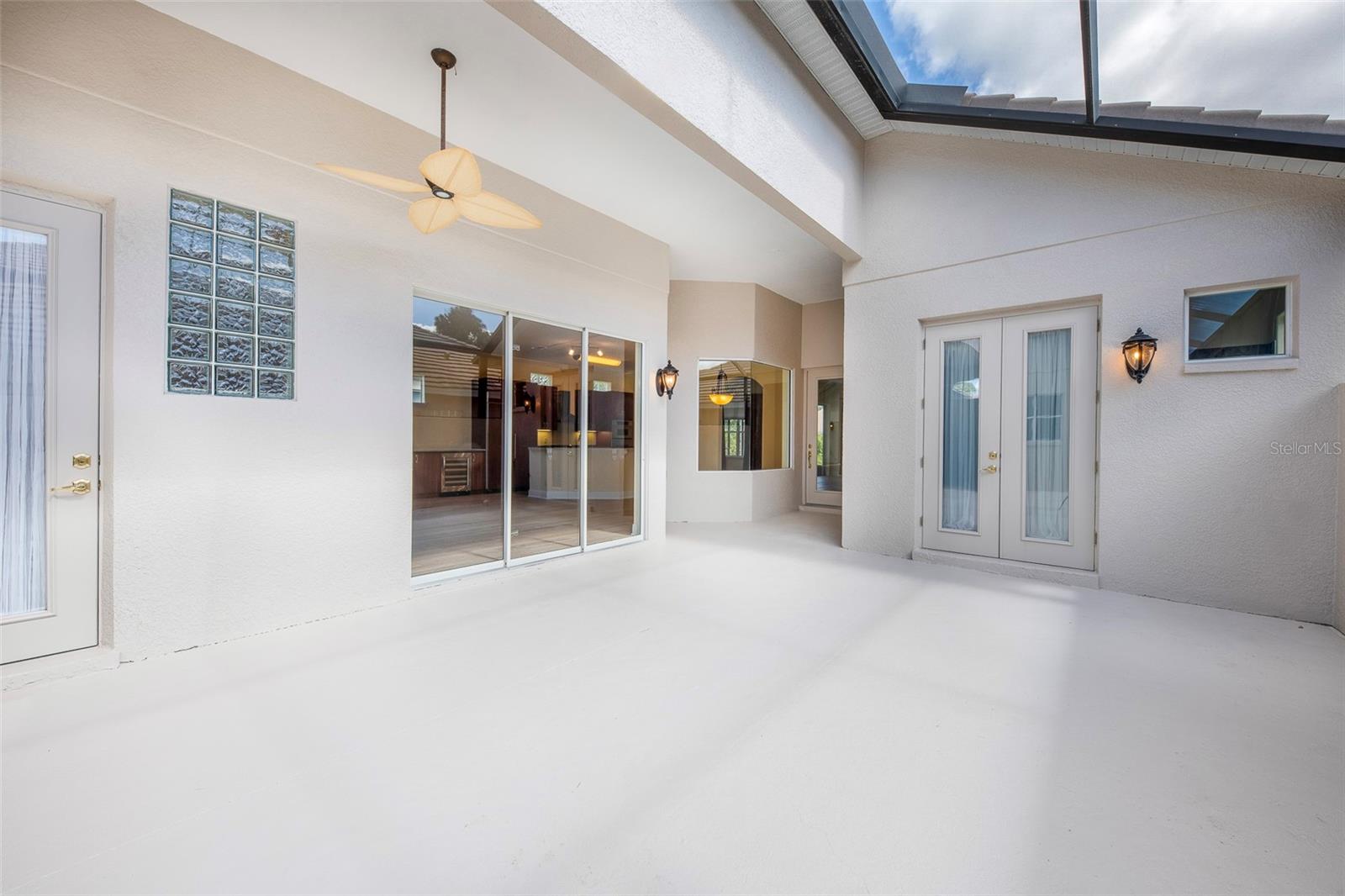 Image 4 of 24 For 522 Newhall Lane