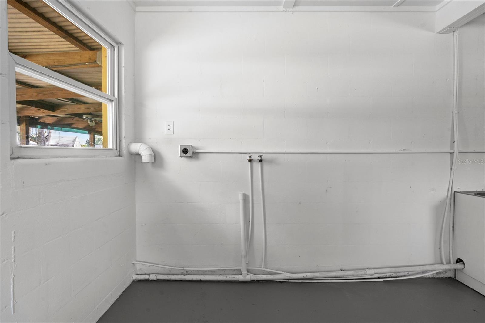 Image 33 of 63 For 1303 Renee Avenue