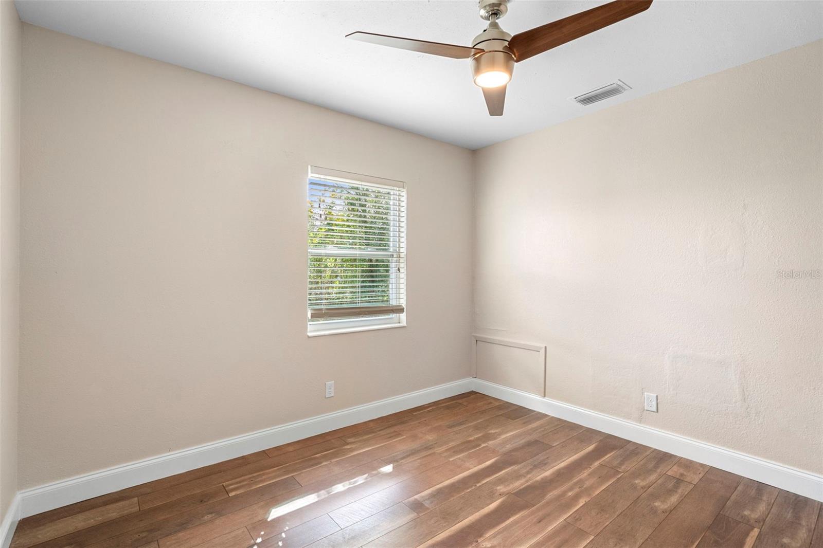 Image 35 of 63 For 1303 Renee Avenue