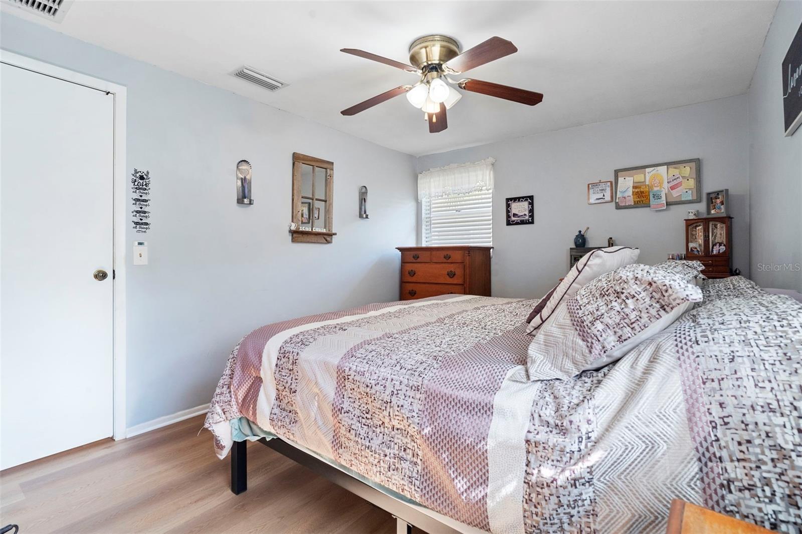 Image 17 of 42 For 270 Holly Drive