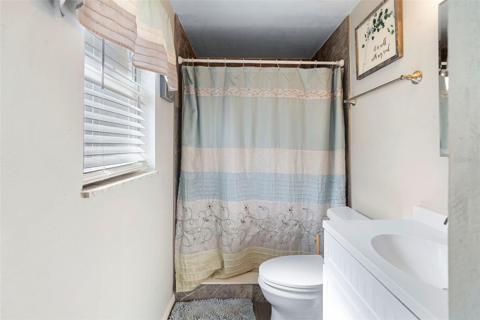 Image 19 of 42 For 270 Holly Drive