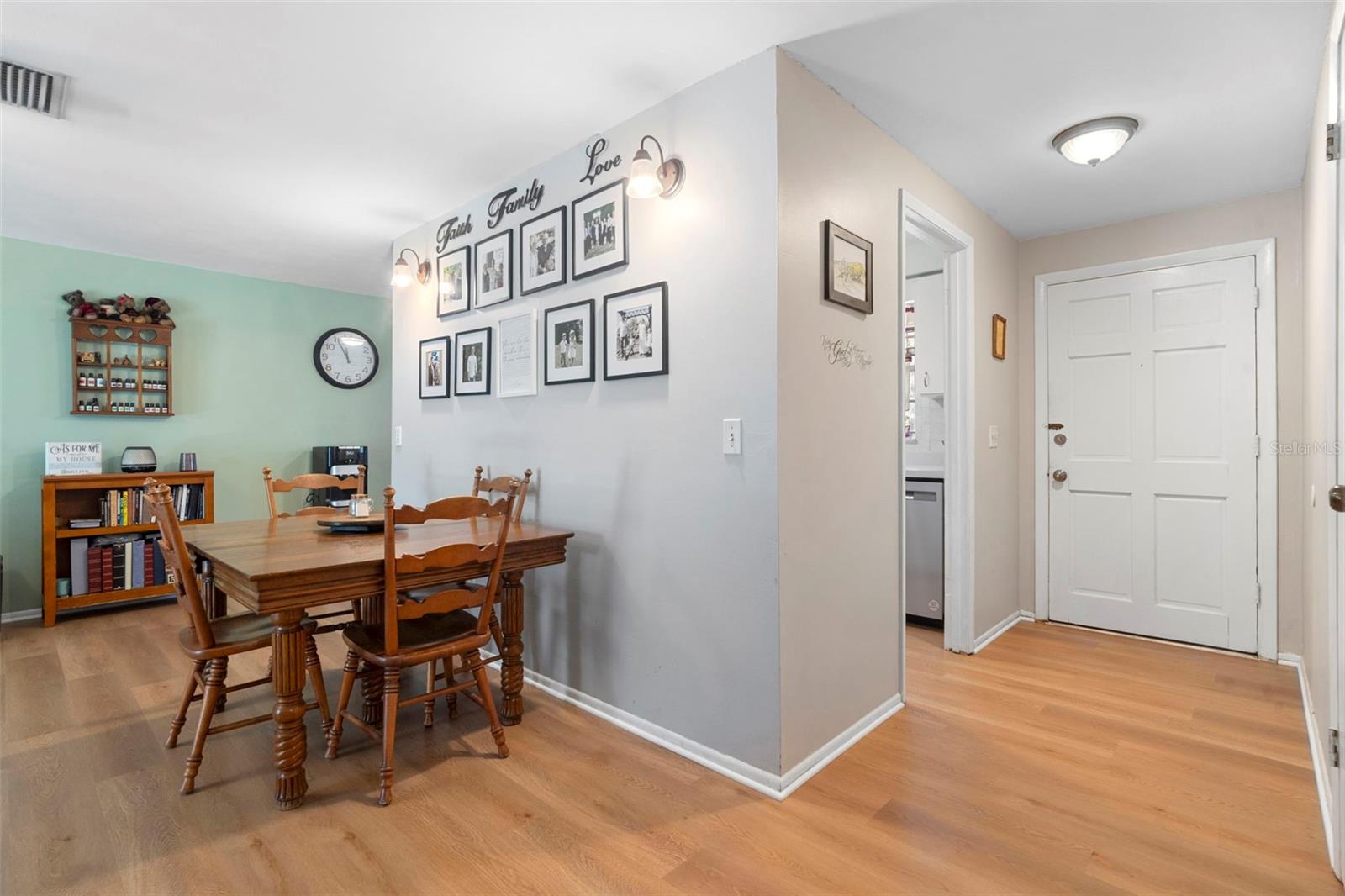 Image 4 of 42 For 270 Holly Drive