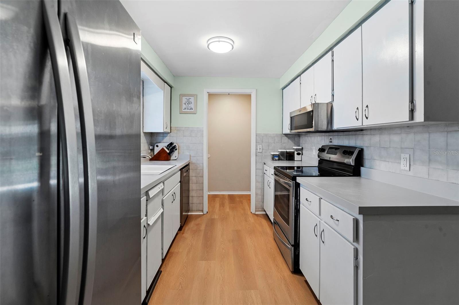 Image 7 of 42 For 270 Holly Drive